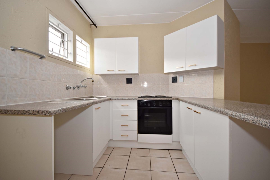 2 Bedroom Property for Sale in Bromhof Gauteng