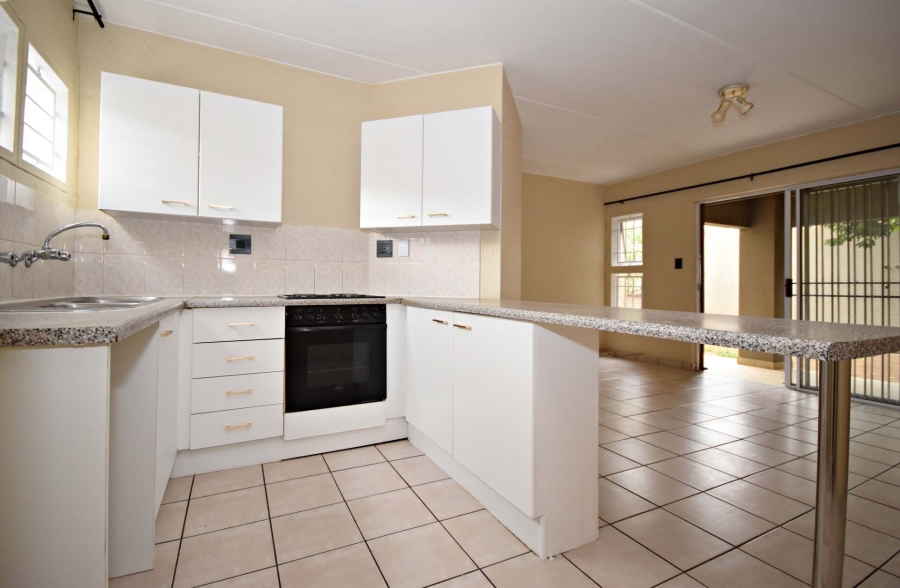 2 Bedroom Property for Sale in Bromhof Gauteng