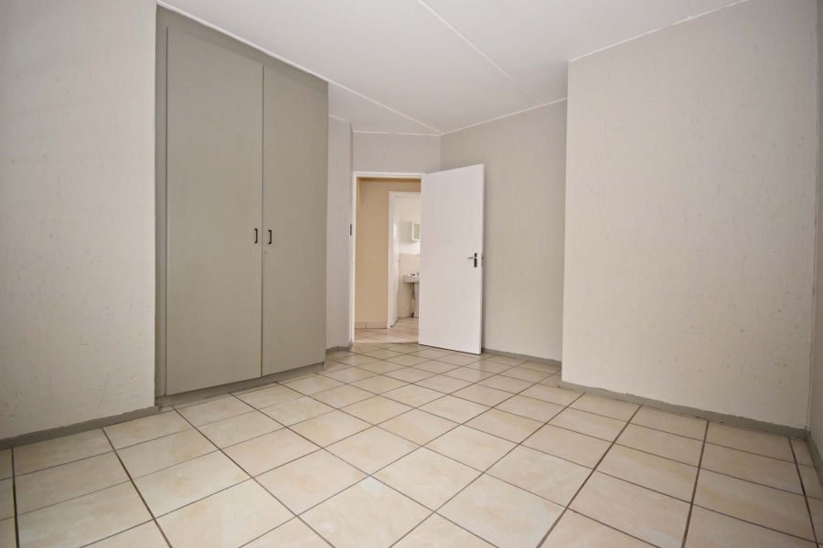 2 Bedroom Property for Sale in Bromhof Gauteng