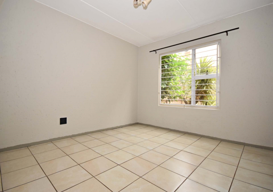 2 Bedroom Property for Sale in Bromhof Gauteng