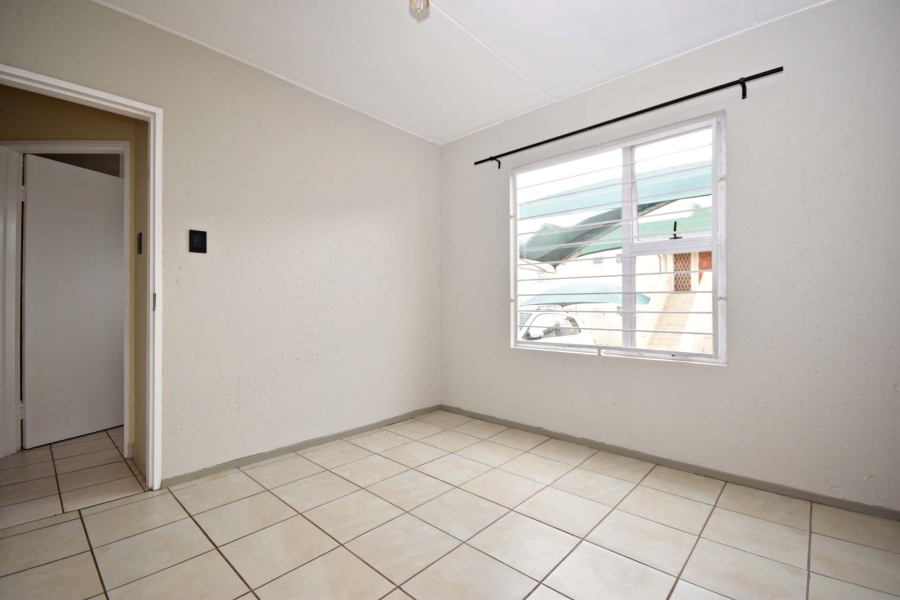 2 Bedroom Property for Sale in Bromhof Gauteng