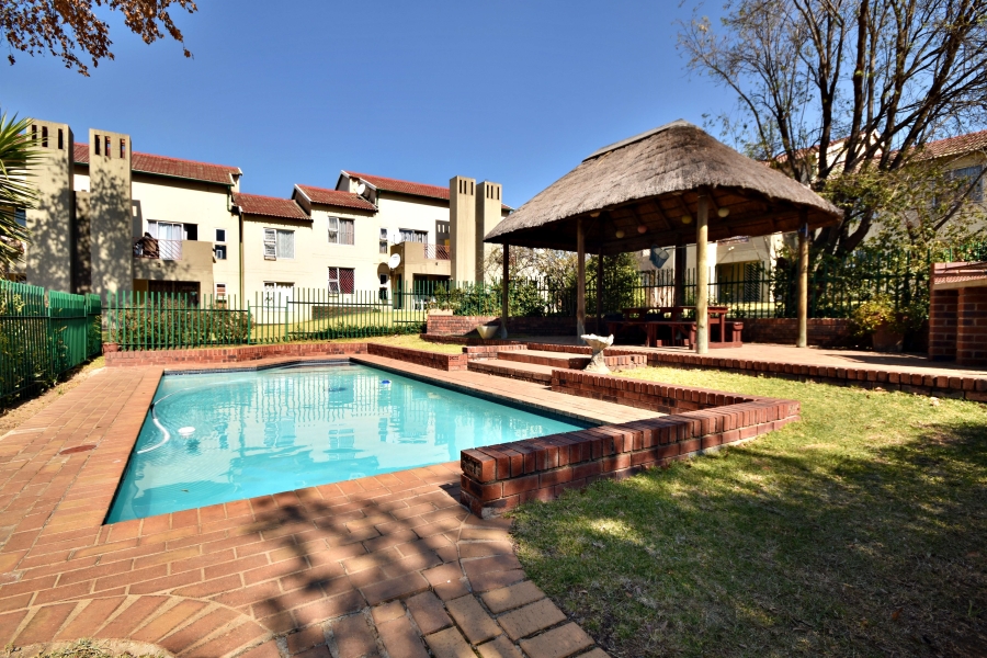 2 Bedroom Property for Sale in Bromhof Gauteng