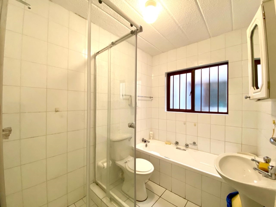 1 Bedroom Property for Sale in Morningside Gauteng