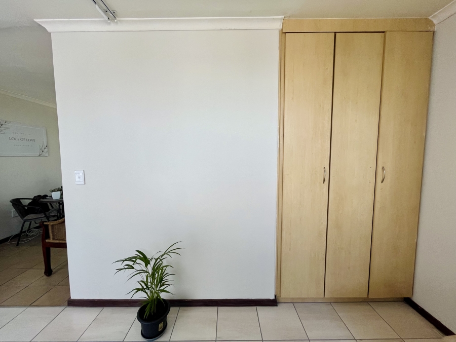 1 Bedroom Property for Sale in Ferndale Gauteng