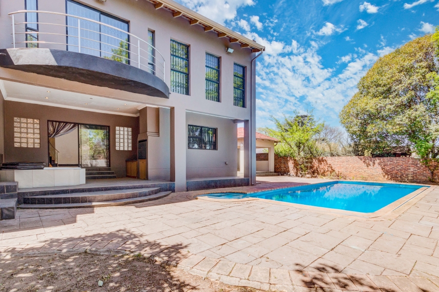 6 Bedroom Property for Sale in Westdene Gauteng