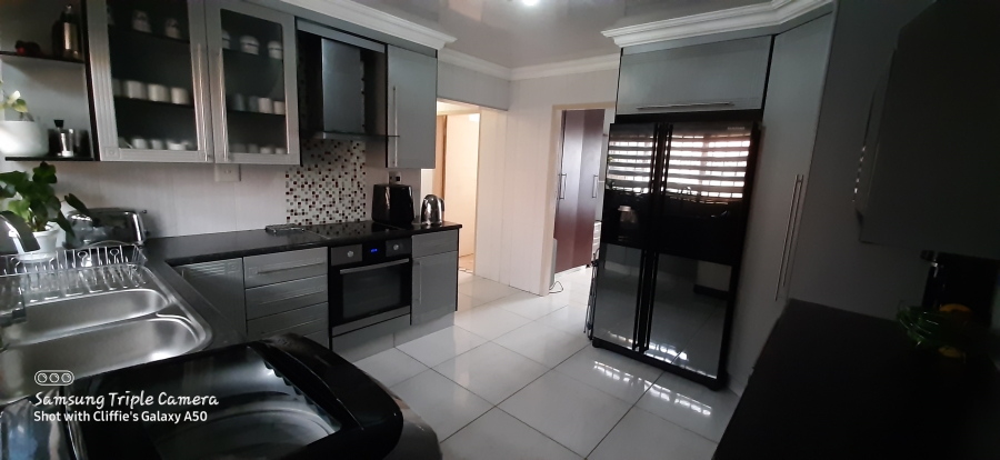 2 Bedroom Property for Sale in A P Khumalo Gauteng