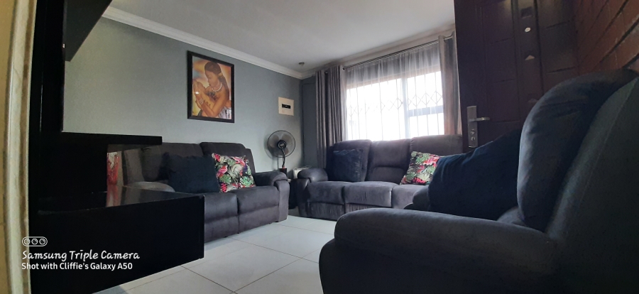 2 Bedroom Property for Sale in A P Khumalo Gauteng