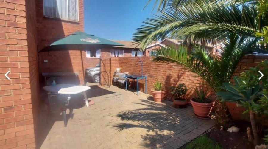 3 Bedroom Property for Sale in Maraisburg Gauteng