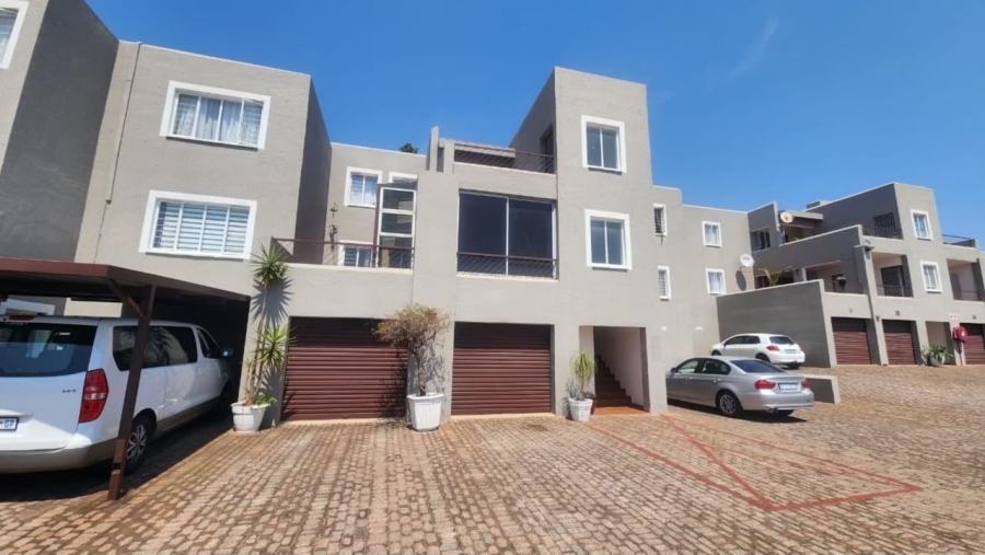 3 Bedroom Property for Sale in Constantia Kloof Gauteng