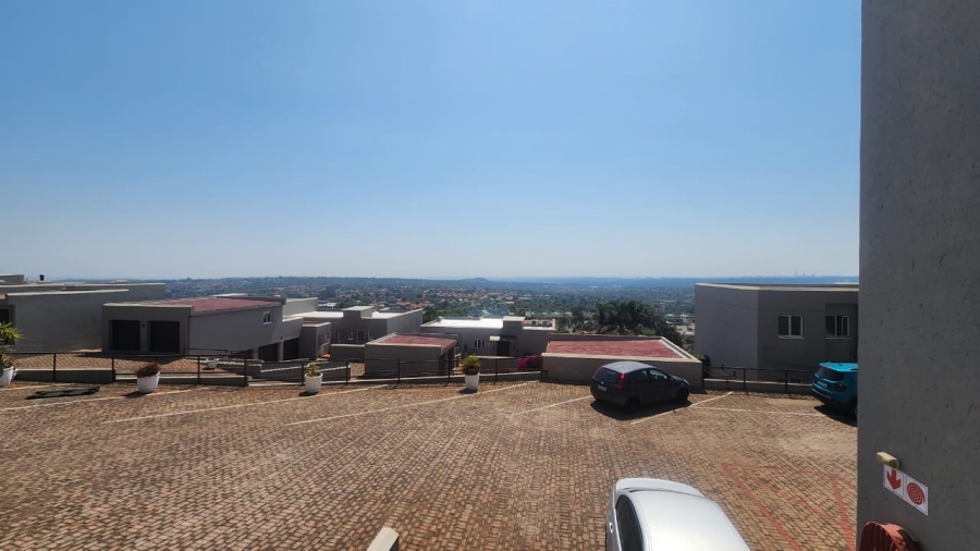 3 Bedroom Property for Sale in Constantia Kloof Gauteng