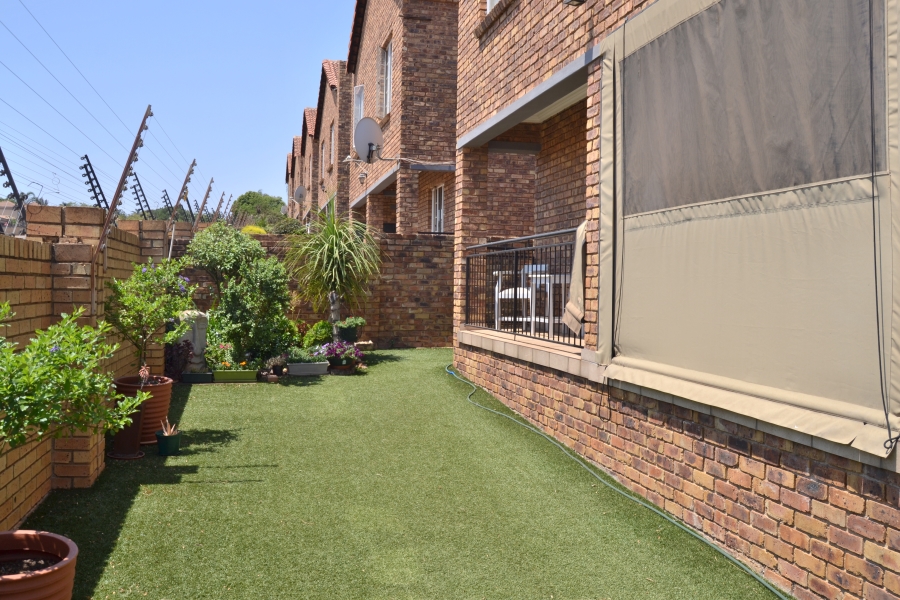 3 Bedroom Property for Sale in Amberfield Gauteng