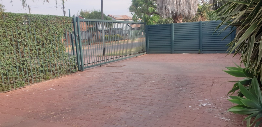 3 Bedroom Property for Sale in Roseville Gauteng