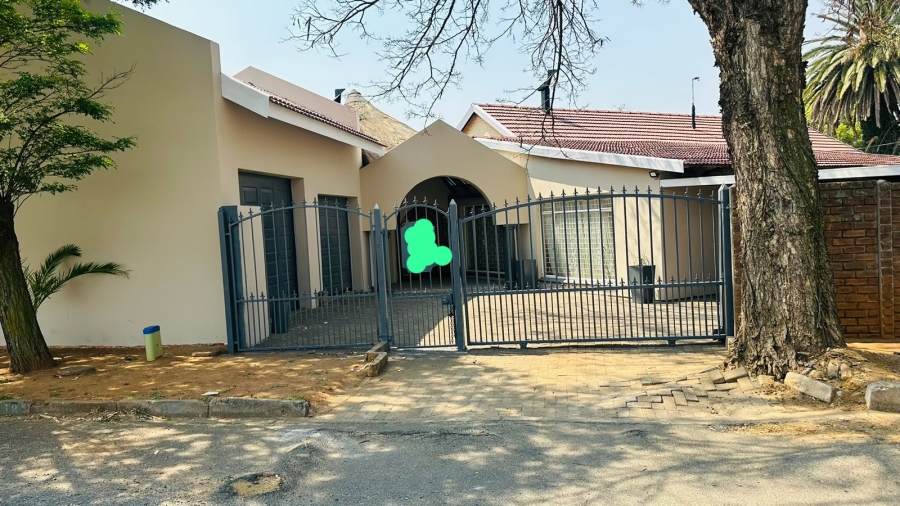 3 Bedroom Property for Sale in Bonaero Park Gauteng