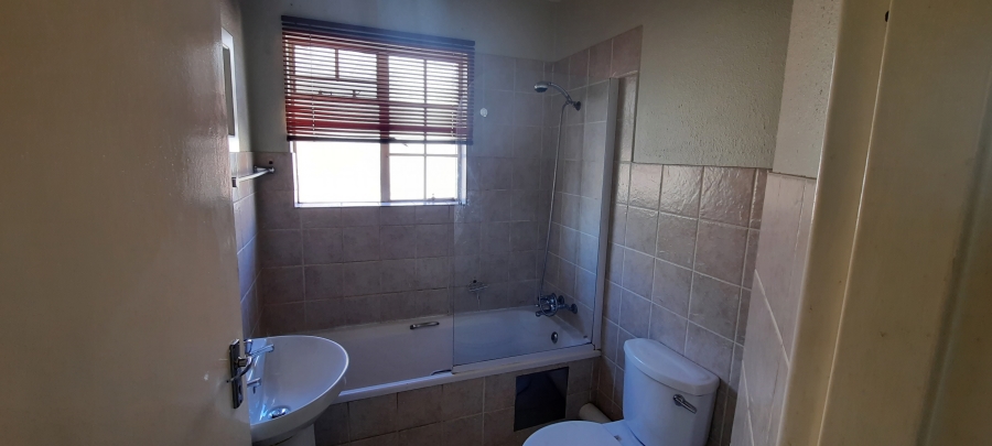 To Let 2 Bedroom Property for Rent in Farrar Park Gauteng