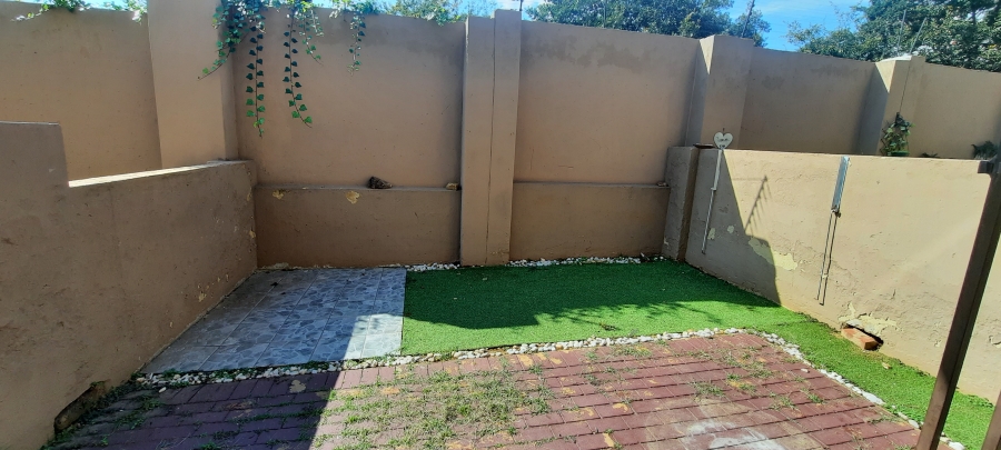 To Let 2 Bedroom Property for Rent in Farrar Park Gauteng