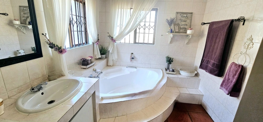 3 Bedroom Property for Sale in Eldoraigne Gauteng