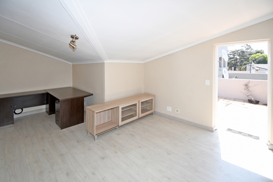 2 Bedroom Property for Sale in Morningside Gauteng