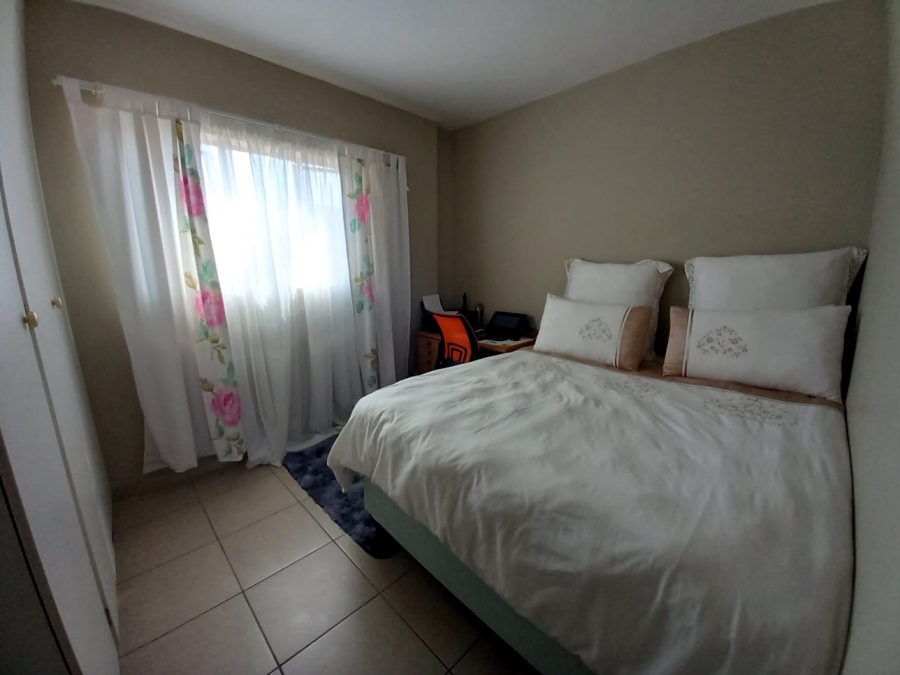 2 Bedroom Property for Sale in Glen Marais Gauteng