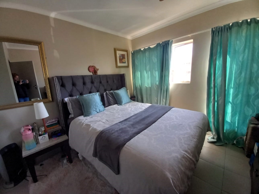 2 Bedroom Property for Sale in Glen Marais Gauteng