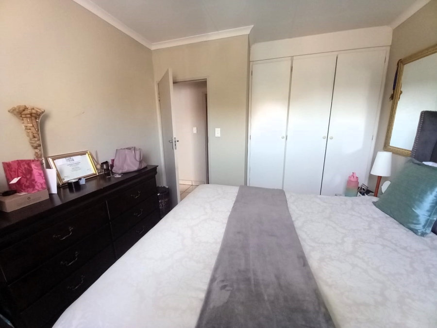 2 Bedroom Property for Sale in Glen Marais Gauteng