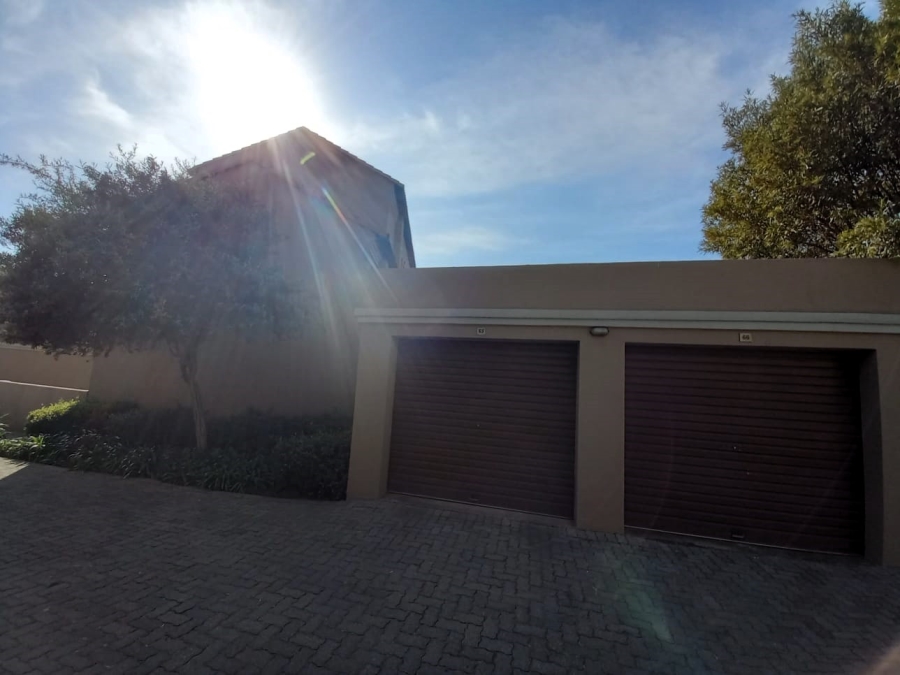 2 Bedroom Property for Sale in Glen Marais Gauteng