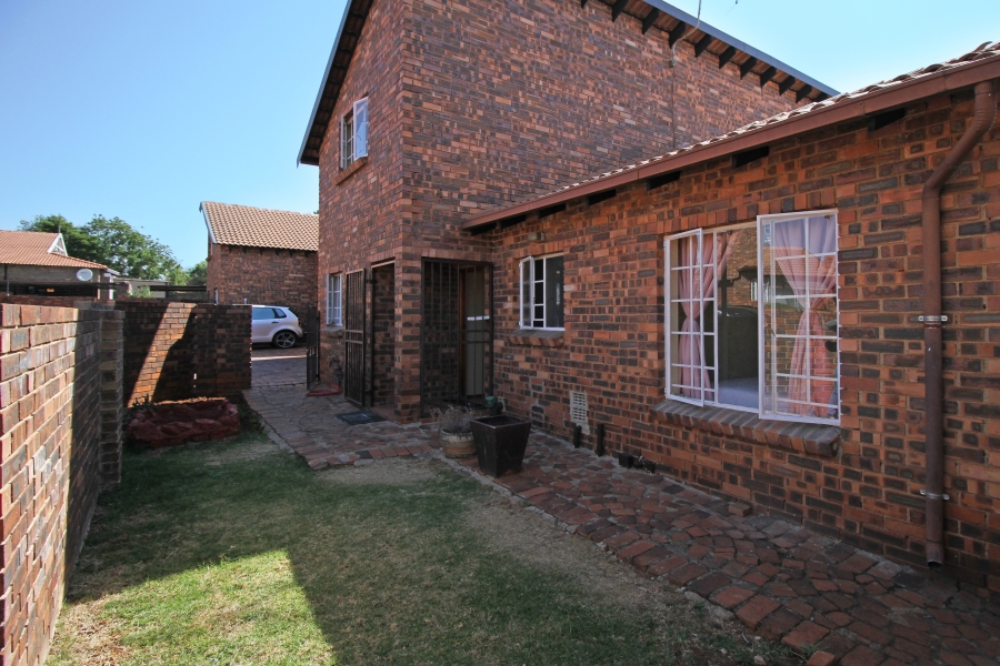 3 Bedroom Property for Sale in Weltevreden Park Gauteng