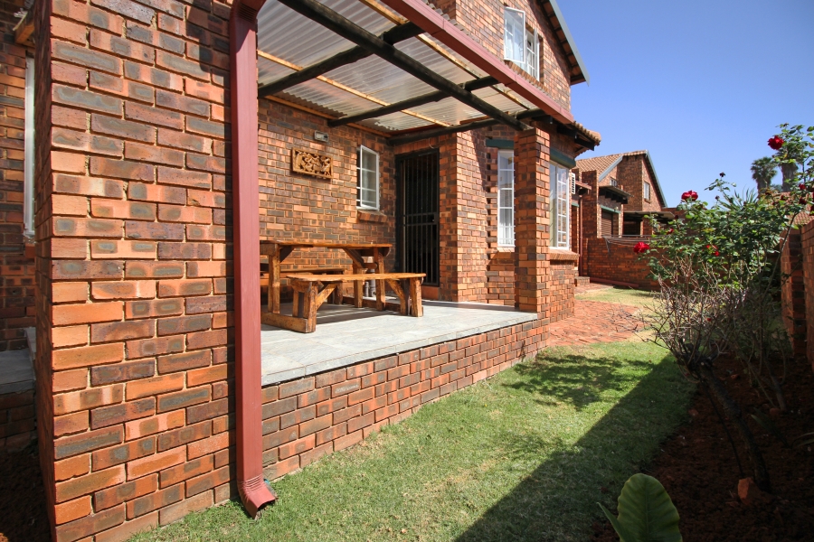 3 Bedroom Property for Sale in Weltevreden Park Gauteng