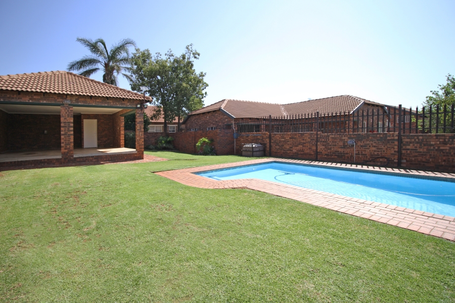 3 Bedroom Property for Sale in Weltevreden Park Gauteng