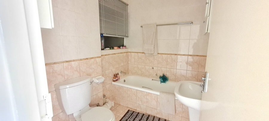 2 Bedroom Property for Sale in Brakpan Central Gauteng