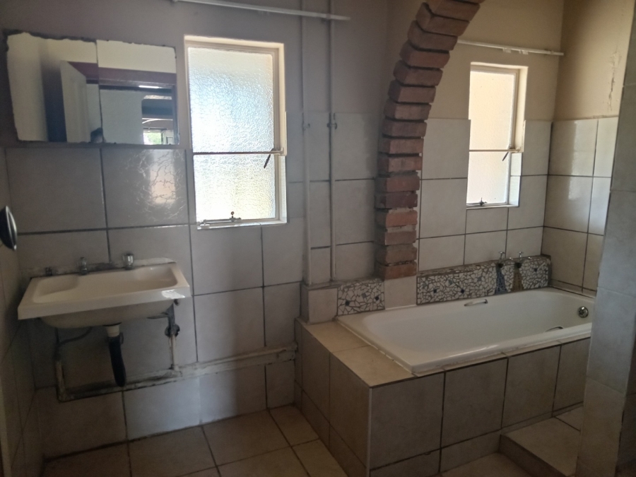 3 Bedroom Property for Sale in Selection Park Gauteng