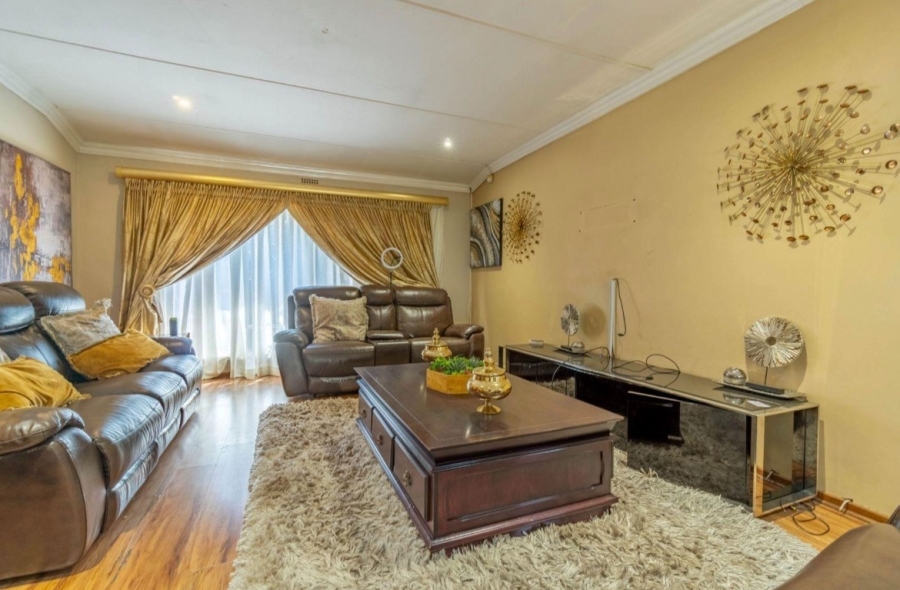 4 Bedroom Property for Sale in Allen Grove Gauteng