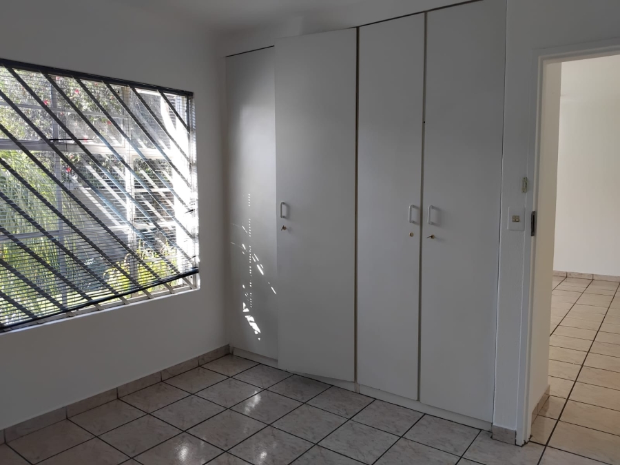 To Let 2 Bedroom Property for Rent in Glen Marais Gauteng