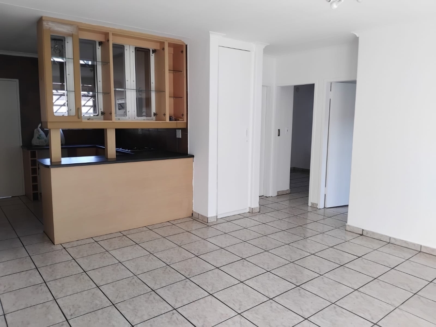 To Let 2 Bedroom Property for Rent in Glen Marais Gauteng