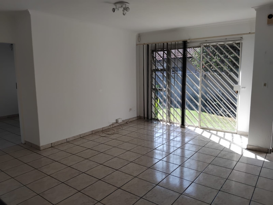 To Let 2 Bedroom Property for Rent in Glen Marais Gauteng