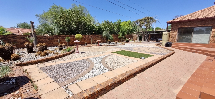 4 Bedroom Property for Sale in Highveld Gauteng