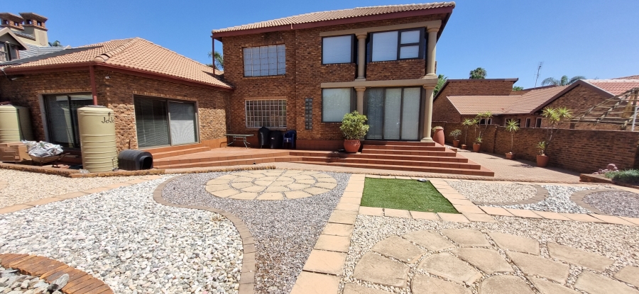 4 Bedroom Property for Sale in Highveld Gauteng