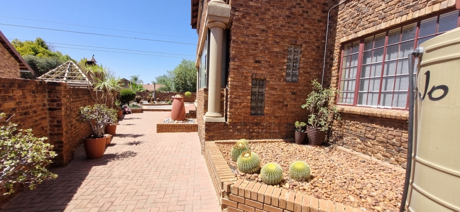 4 Bedroom Property for Sale in Highveld Gauteng