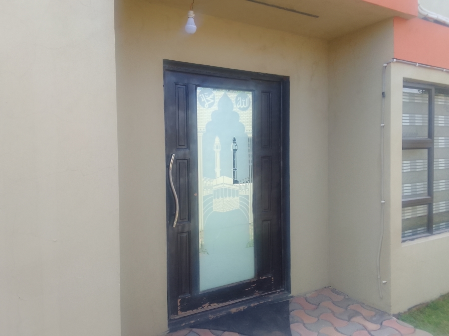 4 Bedroom Property for Sale in Lenasia Ext 1 Gauteng