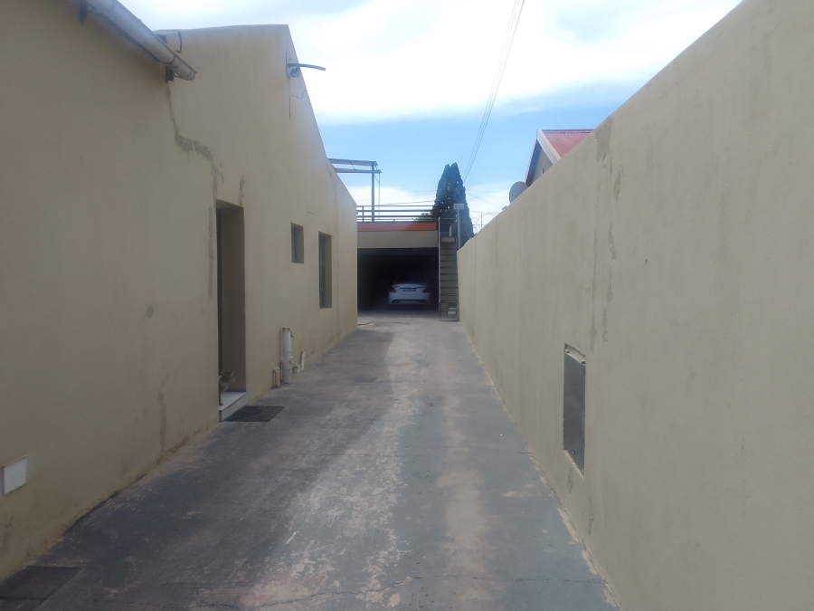 4 Bedroom Property for Sale in Lenasia Ext 1 Gauteng