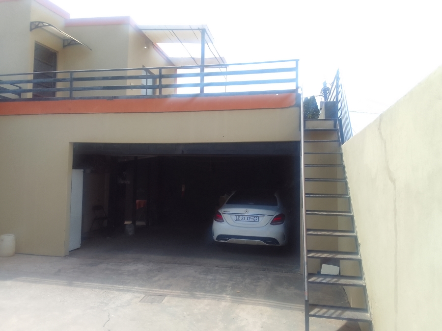 4 Bedroom Property for Sale in Lenasia Ext 1 Gauteng