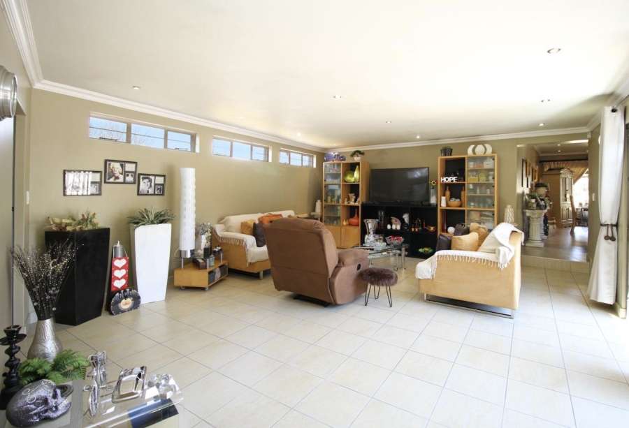 3 Bedroom Property for Sale in Hurlyvale Gauteng