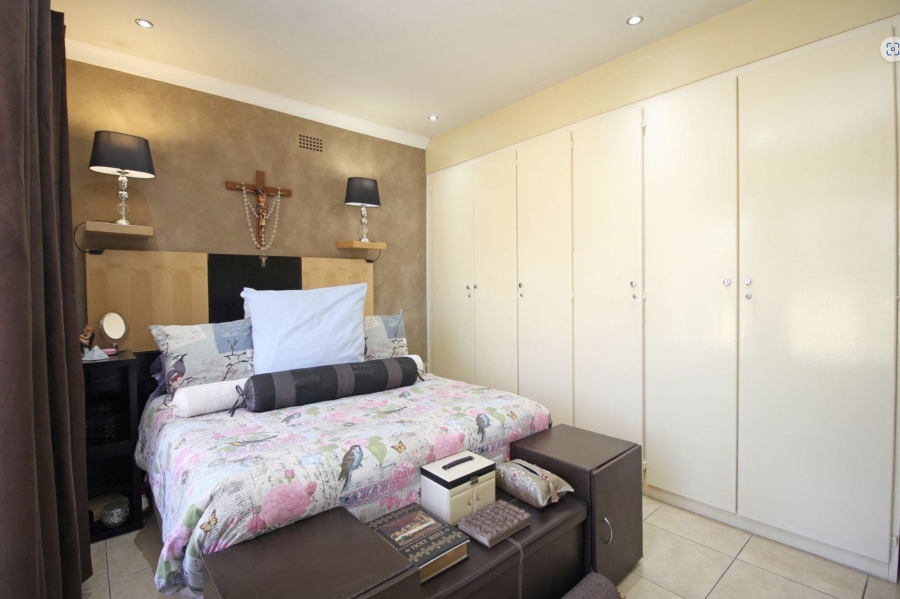 3 Bedroom Property for Sale in Hurlyvale Gauteng