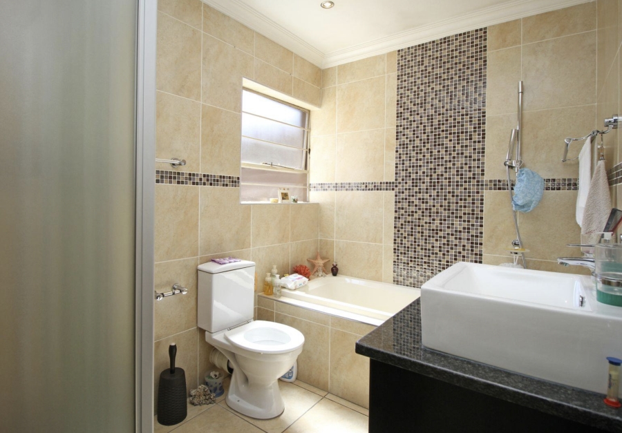 3 Bedroom Property for Sale in Hurlyvale Gauteng