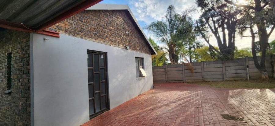 5 Bedroom Property for Sale in Brackendowns Gauteng