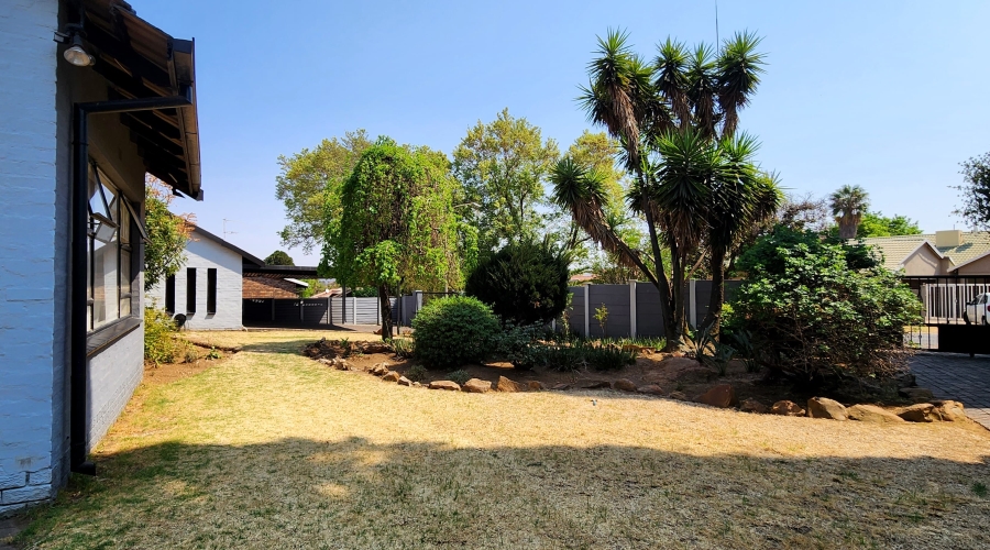 4 Bedroom Property for Sale in Brackendowns Gauteng