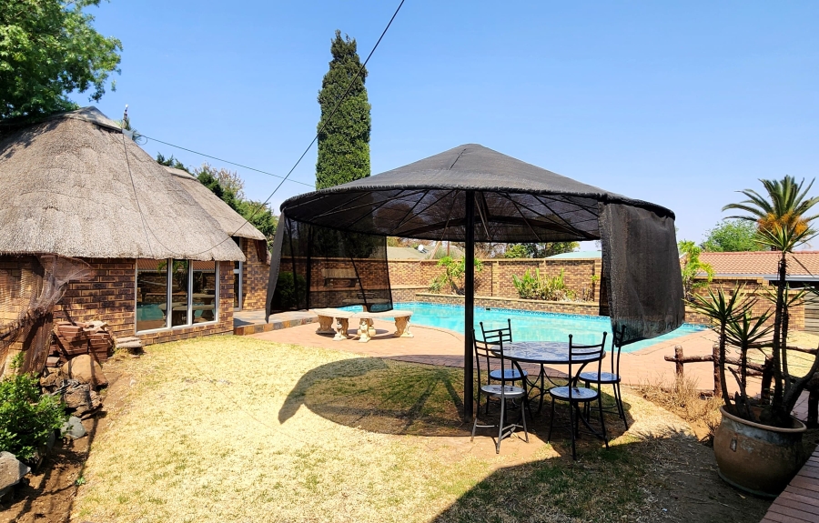 4 Bedroom Property for Sale in Brackendowns Gauteng