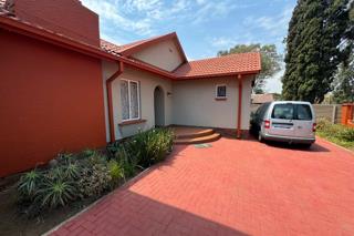 4 Bedroom Property for Sale in Brackendowns Gauteng