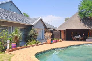 5 Bedroom Property for Sale in Brackendowns Gauteng