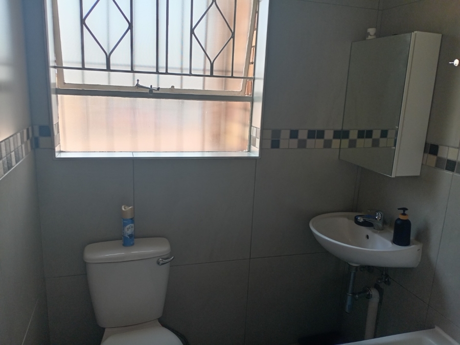 2 Bedroom Property for Sale in Buccleuch Gauteng