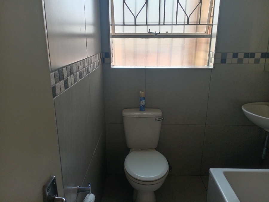 2 Bedroom Property for Sale in Buccleuch Gauteng